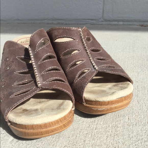 Dansko Brown Sandals With 2.5 Inch Heel and Studs - Picture 3 of 4
